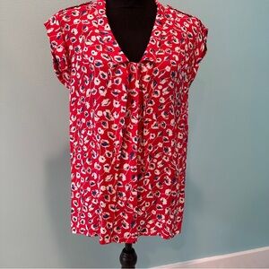 Floral short sleeved pleated front blouse size L